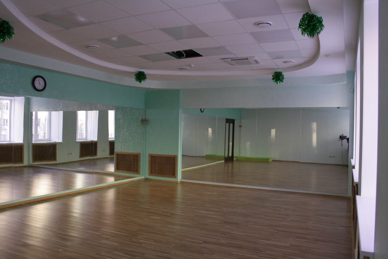 Аренда зала новосибирск. Танцевальный зал 200 кв.м.. Летние танцевальный зал. Зал для презентаций. Зал 200 кв.м Алтай.